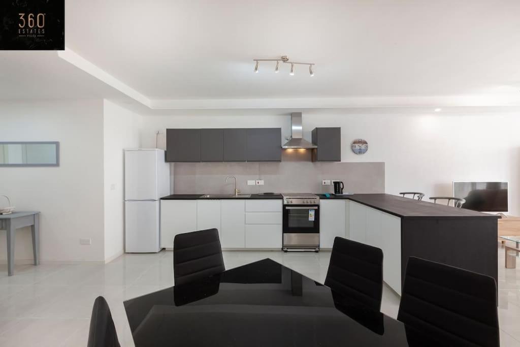 Spacious 2Br Apt In Qawra - Perfect For Families By 360 Estates San Pawl il-Baħar Extérieur photo